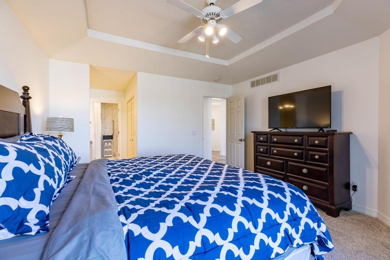 B 32-1 Spacious Villa Close To Pool Branson Buitenkant foto