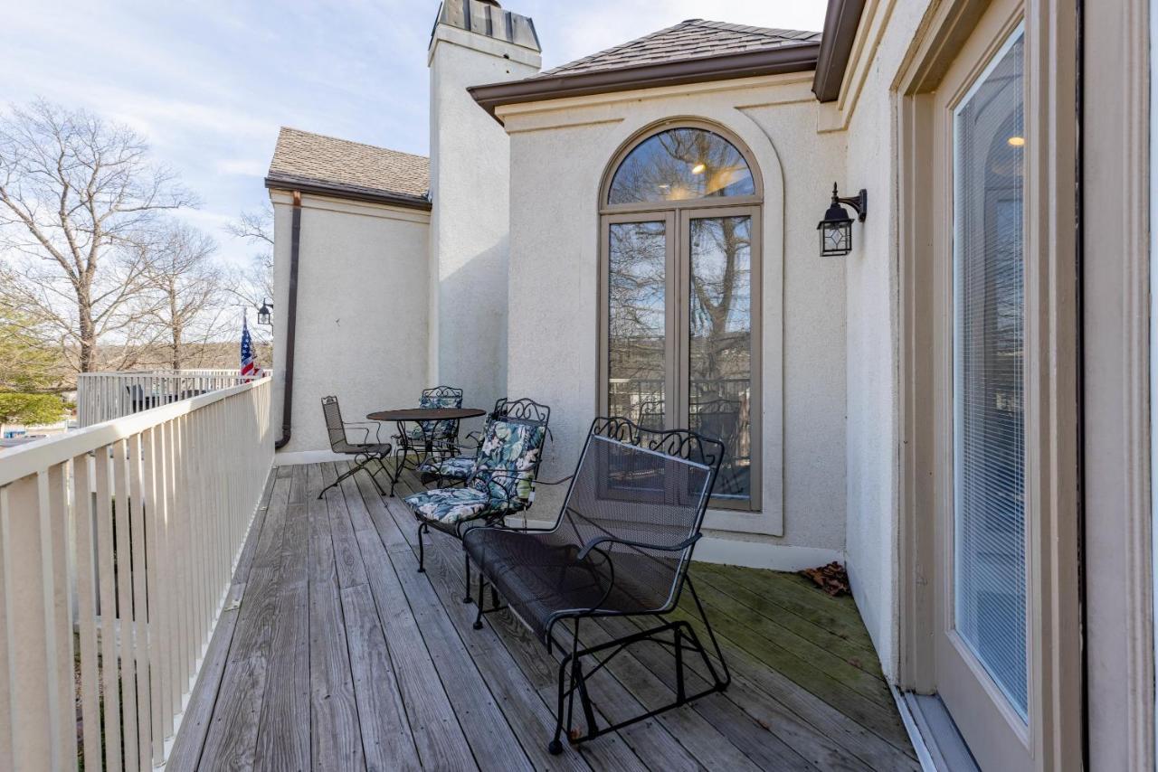 B 32-1 Spacious Villa Close To Pool Branson Buitenkant foto